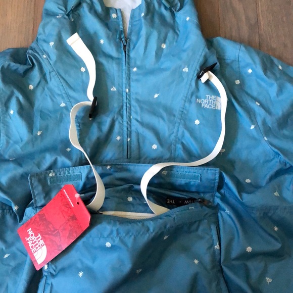The North Face NWT Fanorak printed jacket🍂🔥🧗‍♀️ - Picture 10 of 16